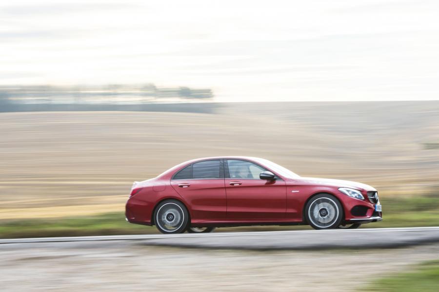  Mercedes-AMG C43 4Matic 2016 года  (UK) (фото 7 из 28)
